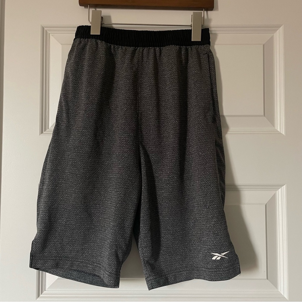 Reebok Men’s Grey Shorts Size Small